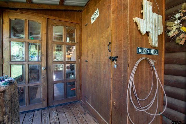 5051 Sunbird Dr, Chandler, TX 75758