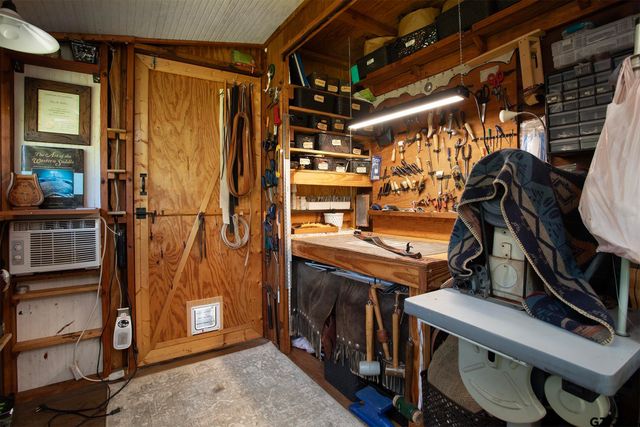 5051 Sunbird Dr, Chandler, TX 75758