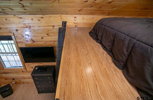 5051 Sunbird Dr, Chandler, TX 75758