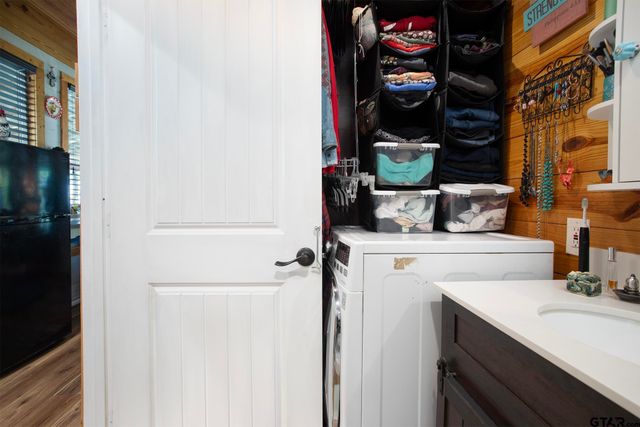 5051 Sunbird Dr, Chandler, TX 75758