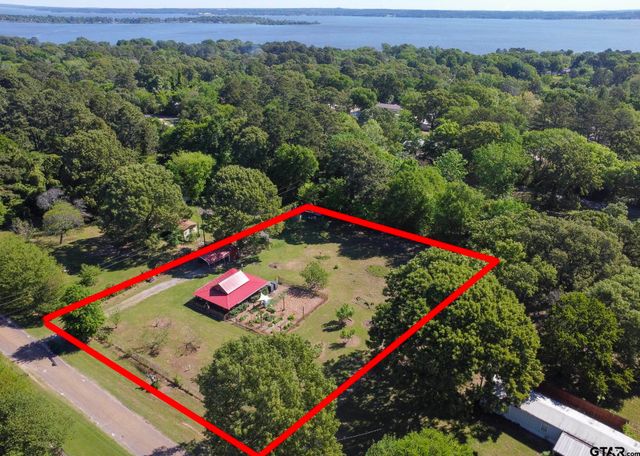 5051 Sunbird Dr, Chandler, TX 75758