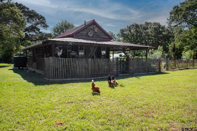 5051 Sunbird Dr, Chandler, TX 75758