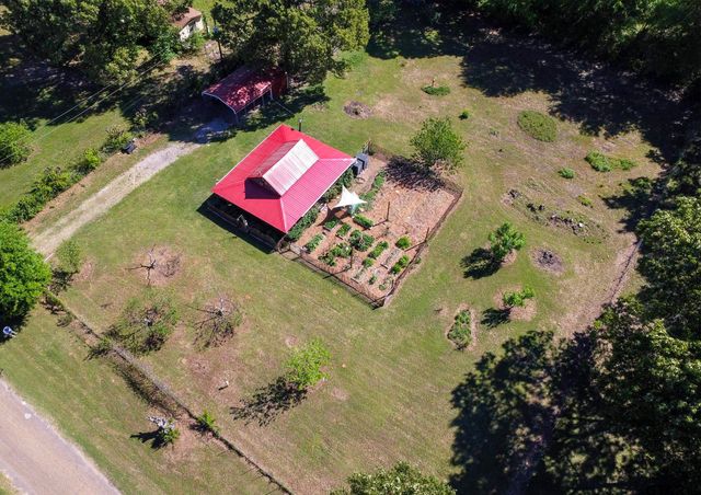 5051 Sunbird Dr, Chandler, TX 75758