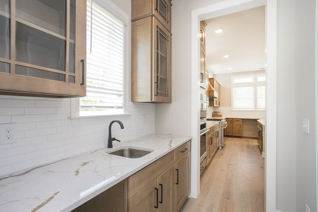 5956 Hunt Valley Drive, Spring Hill, TN 37174