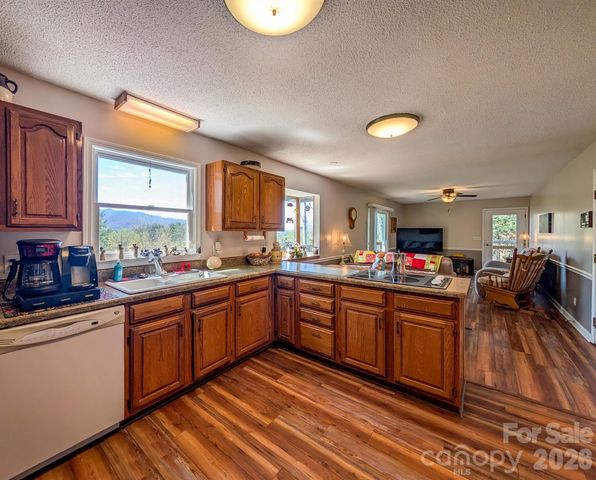 254 Shepard Way, Burnsville, NC 28714