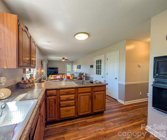 254 Shepard Way, Burnsville, NC 28714