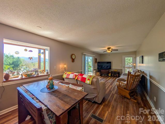 254 Shepard Way, Burnsville, NC 28714