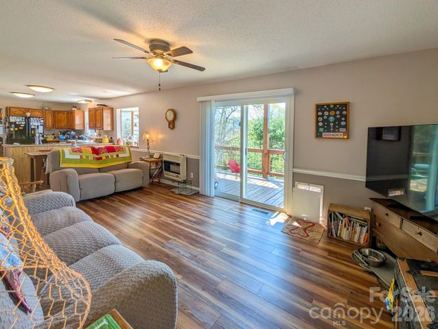 254 Shepard Way, Burnsville, NC 28714