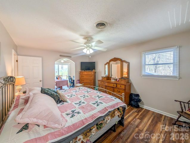 254 Shepard Way, Burnsville, NC 28714
