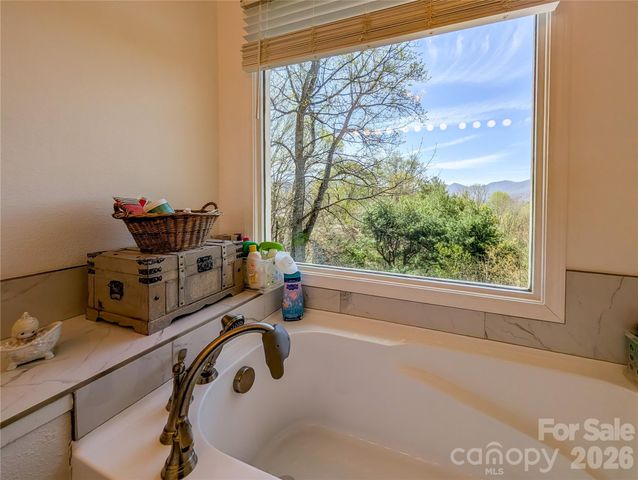 254 Shepard Way, Burnsville, NC 28714