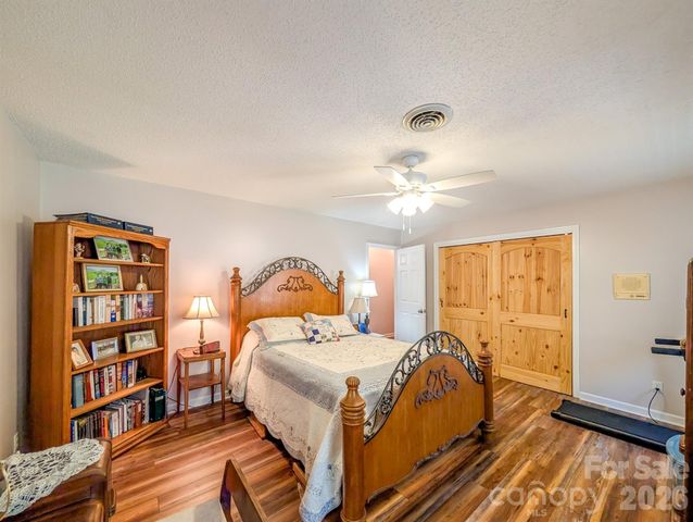 254 Shepard Way, Burnsville, NC 28714