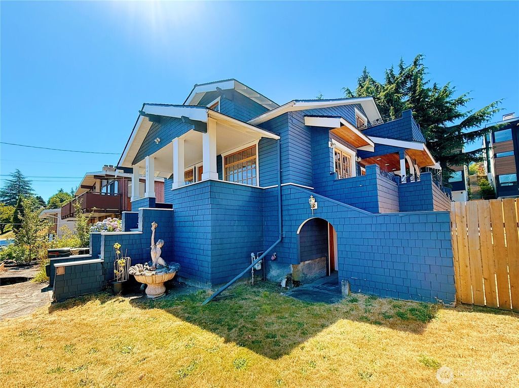 3411 22nd Avenue W, Seattle, WA 98199