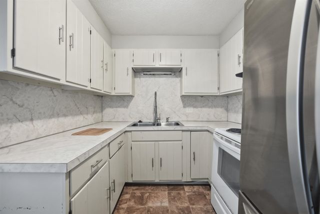 934 N Main St Apt 3, Laconia, NH 03246