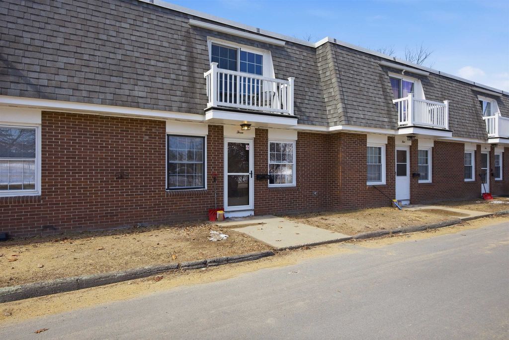 934 N Main St Apt 3, Laconia, NH 03246