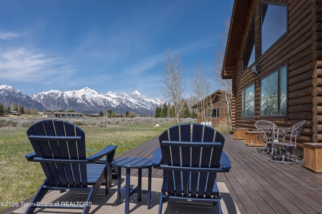 7505 N ROBERTA Drive, Jackson, WY 83001
