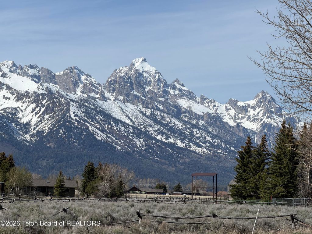 7505 N ROBERTA Drive, Jackson, WY 83001 photo 12