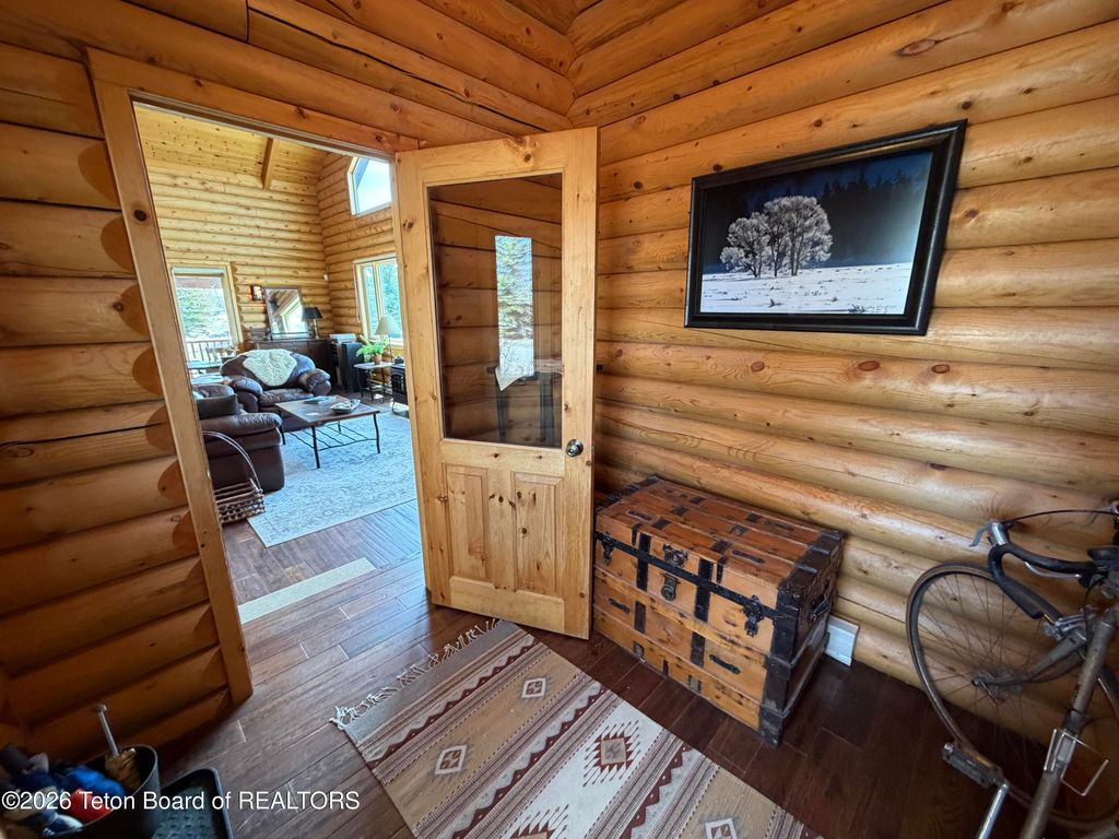 7505 N ROBERTA Drive, Jackson, WY 83001 photo 15