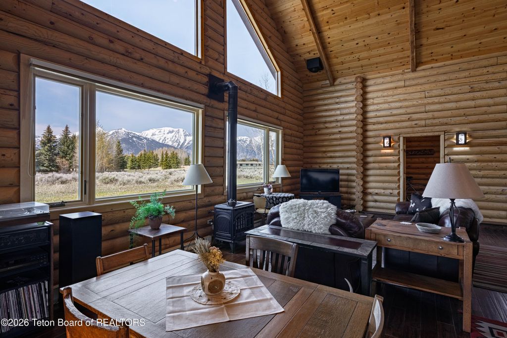 7505 N ROBERTA Drive, Jackson, WY 83001 photo 18