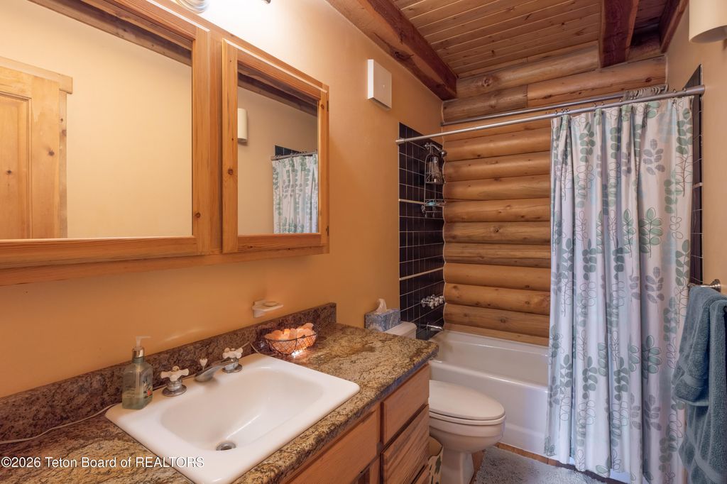 7505 N ROBERTA Drive, Jackson, WY 83001 photo 37