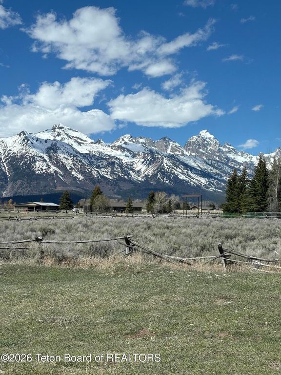7505 N ROBERTA Drive, Jackson, WY 83001 photo 46