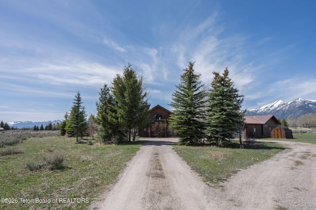 7505 N ROBERTA Drive, Jackson, WY 83001 photo 7