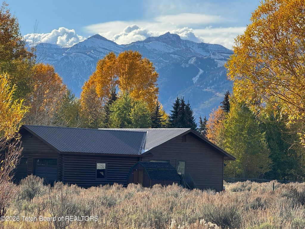 7505 N ROBERTA Drive, Jackson, WY 83001 photo 9
