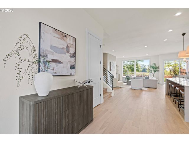 2040 S RIVER Rd, Kelso, WA 98626