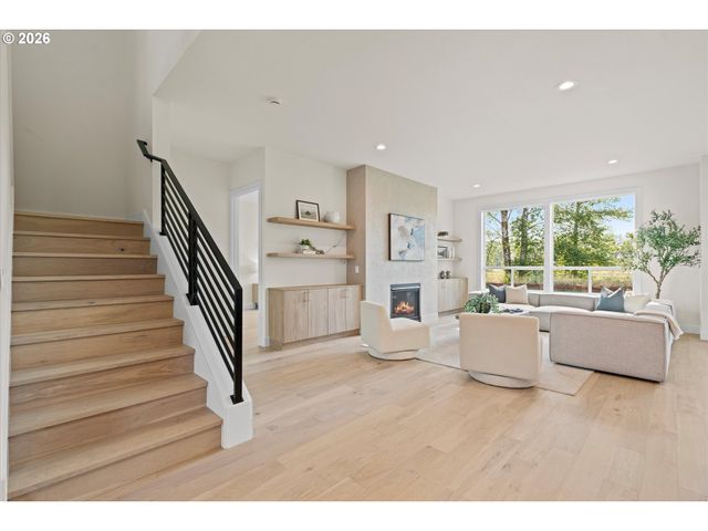 2040 S RIVER Rd, Kelso, WA 98626