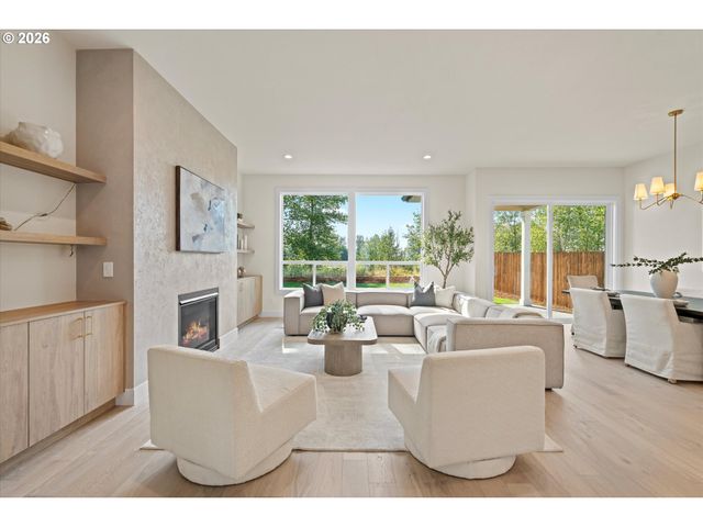 2040 S RIVER Rd, Kelso, WA 98626