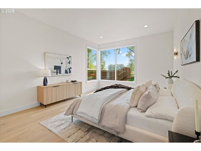 2040 S RIVER Rd, Kelso, WA 98626