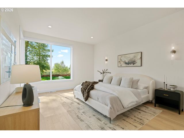 2040 S RIVER Rd, Kelso, WA 98626