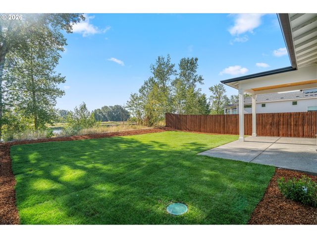 2040 S RIVER Rd, Kelso, WA 98626