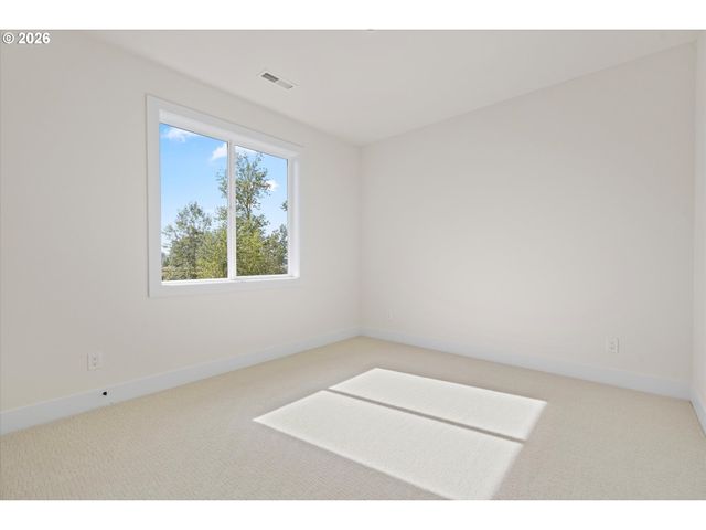 2040 S RIVER Rd, Kelso, WA 98626