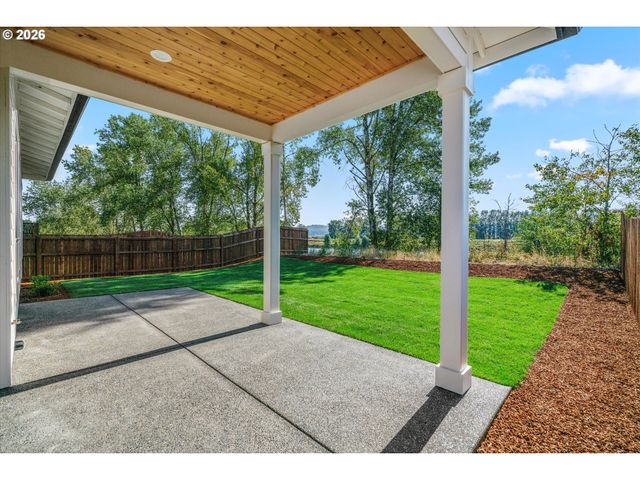 2040 S RIVER Rd, Kelso, WA 98626