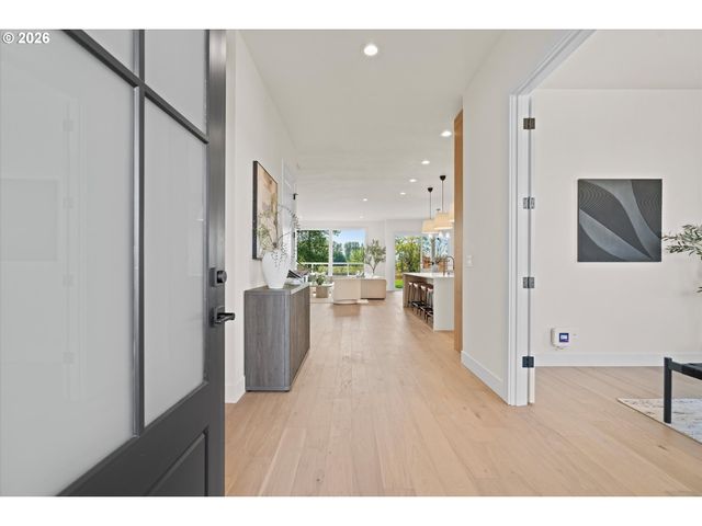 2040 S RIVER Rd, Kelso, WA 98626