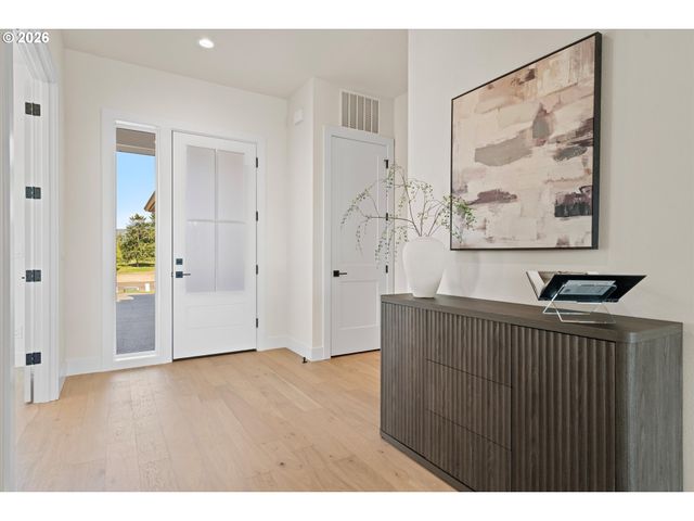 2040 S RIVER Rd, Kelso, WA 98626