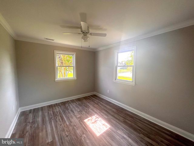 240 GOLDENRIDGE DR, Levittown, PA 19057