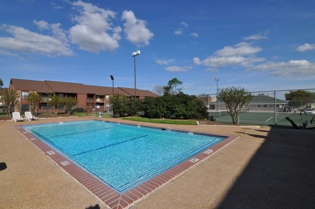 904 University Oaks Boulevard 145, College Station, TX 77840