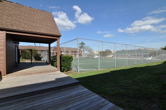 904 University Oaks Boulevard 145, College Station, TX 77840