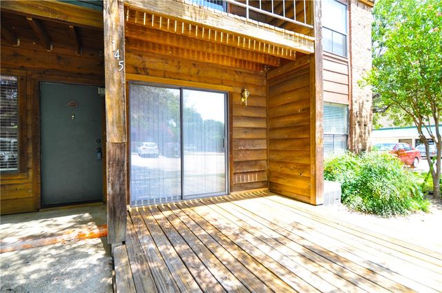 904 University Oaks Boulevard 145, College Station, TX 77840