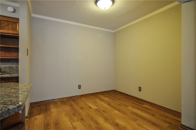 904 University Oaks Boulevard 145, College Station, TX 77840