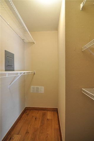 904 University Oaks Boulevard 145, College Station, TX 77840