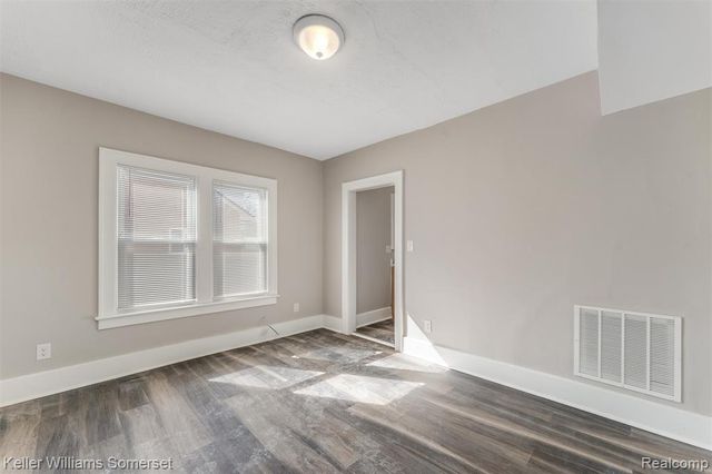 22065 Linwood Avenue, Eastpointe, MI 48021