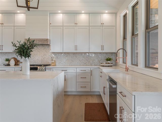 46 Solomia Drive, Mills River, NC 28759