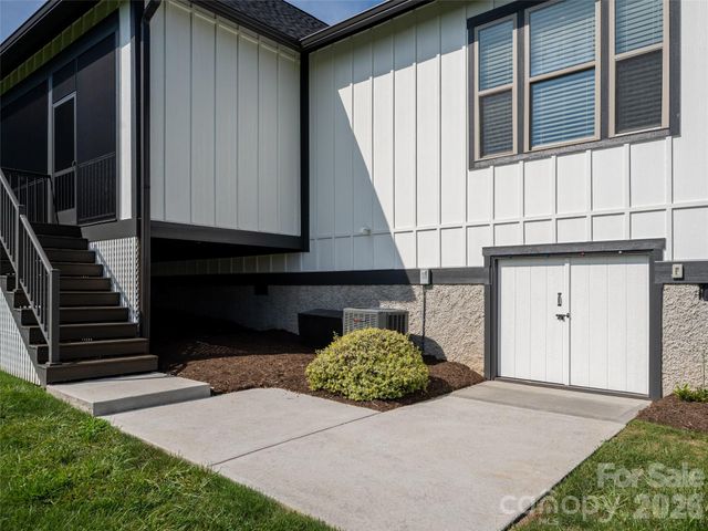 46 Solomia Drive, Mills River, NC 28759