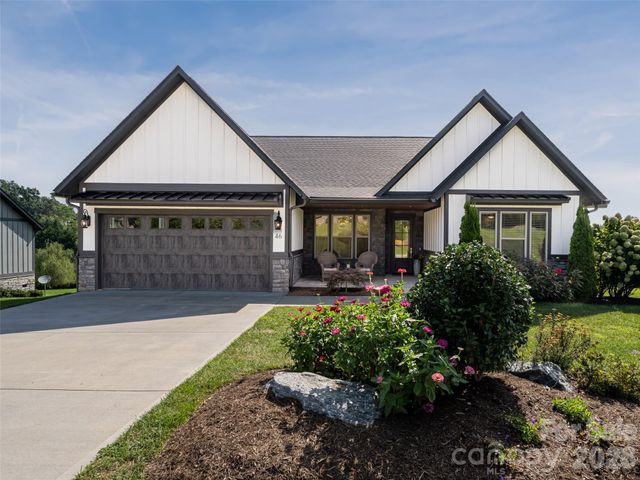 46 Solomia Drive, Mills River, NC 28759
