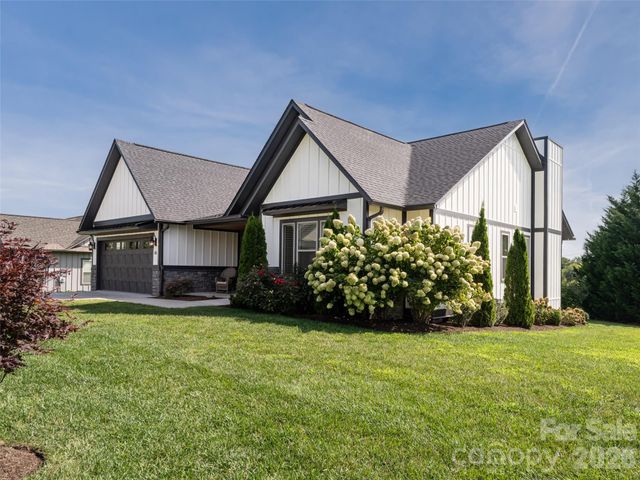 46 Solomia Drive, Mills River, NC 28759