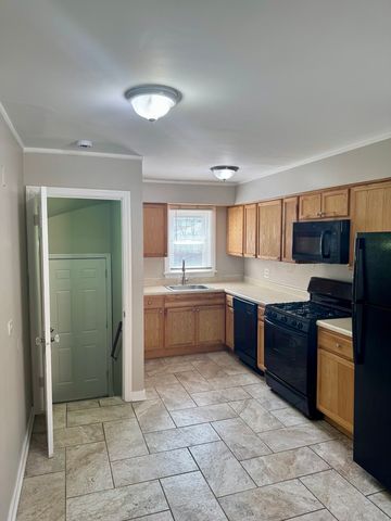 2218 S 11th Avenue, Broadview, IL 60155