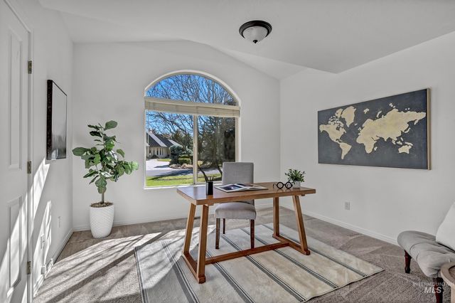 6029 N Taylor Creek, Boise, ID 83714