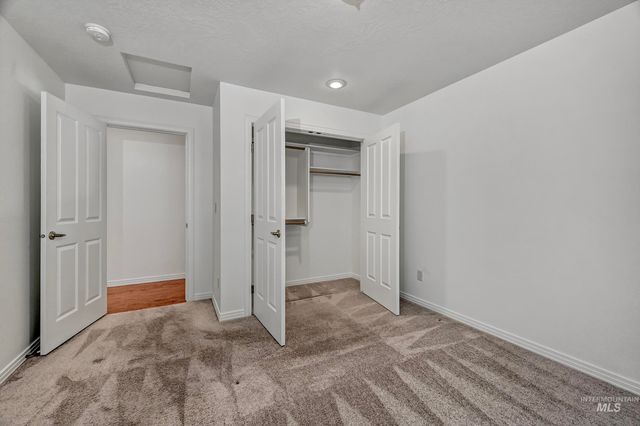 6029 N Taylor Creek, Boise, ID 83714